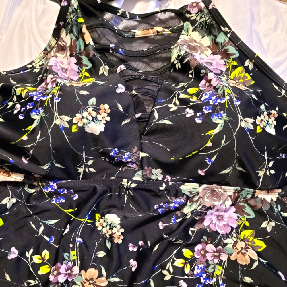 NWOT Torrid Tankini Swim Top